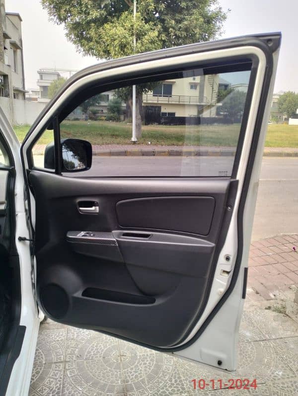 Suzuki Wagon R AGS 2022 14