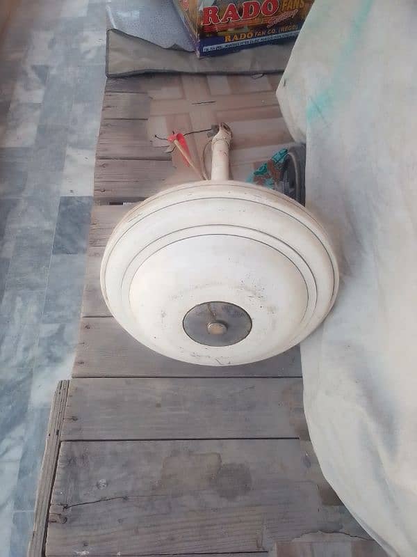 urgent sale ceiling fan I am good condition 1