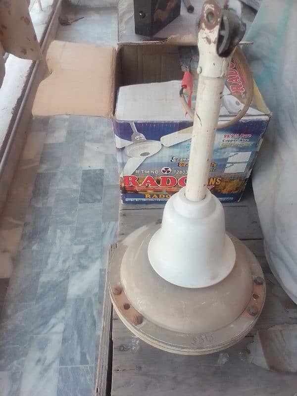 urgent sale ceiling fan I am good condition 2