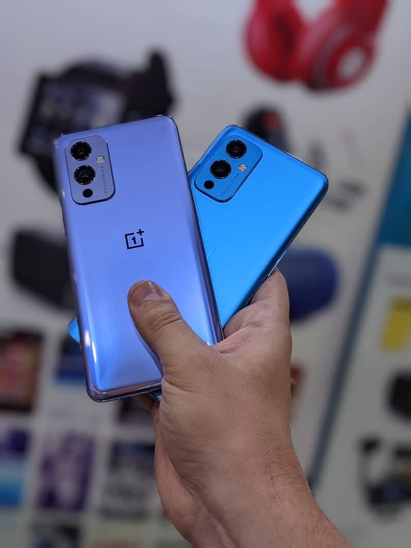 One Plus 8Pro or Oneplus 9 (Global Dual Sim ) 2