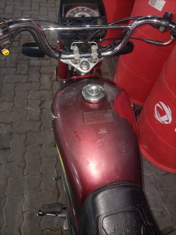 Honda CD70 4