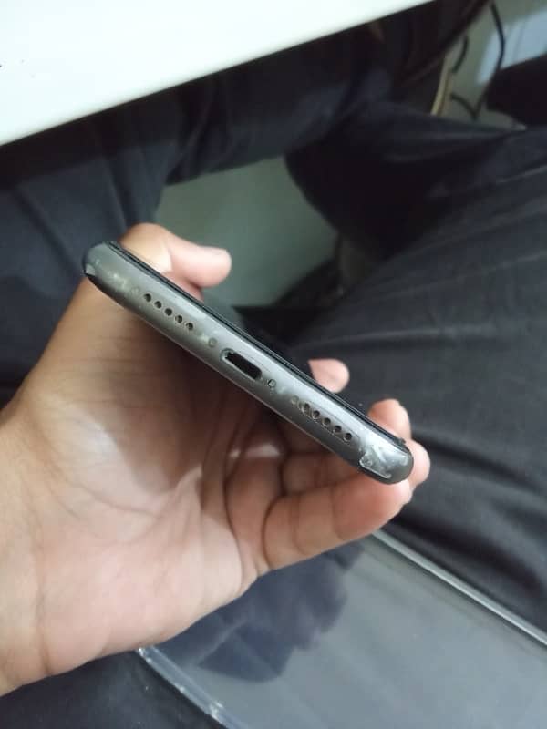 Iphone 11 FU Non pta Read Ad 3