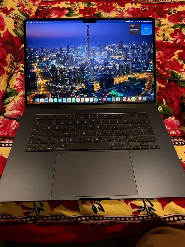 macbook air m2 15 inches 2