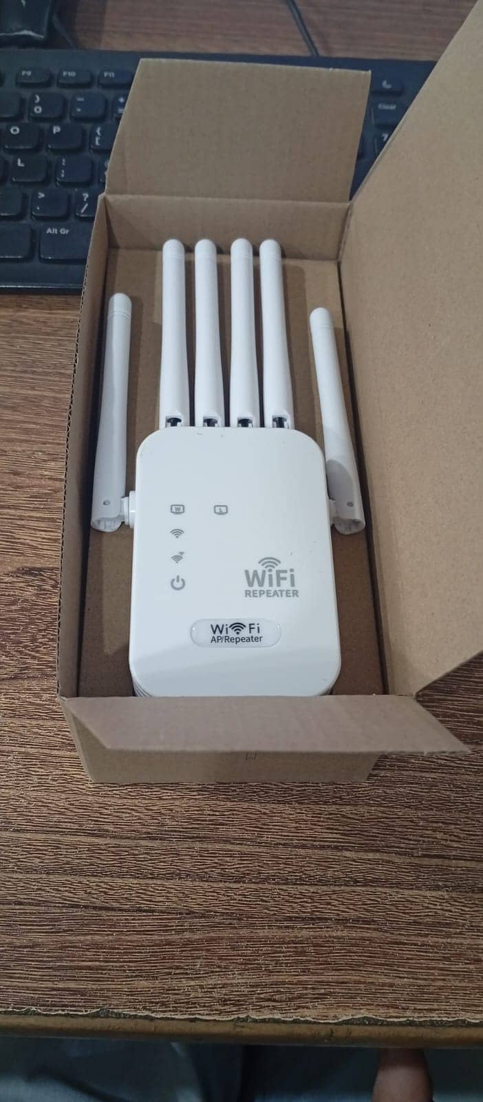 WiFi Extend , 300Mbps, Wall-plug 0