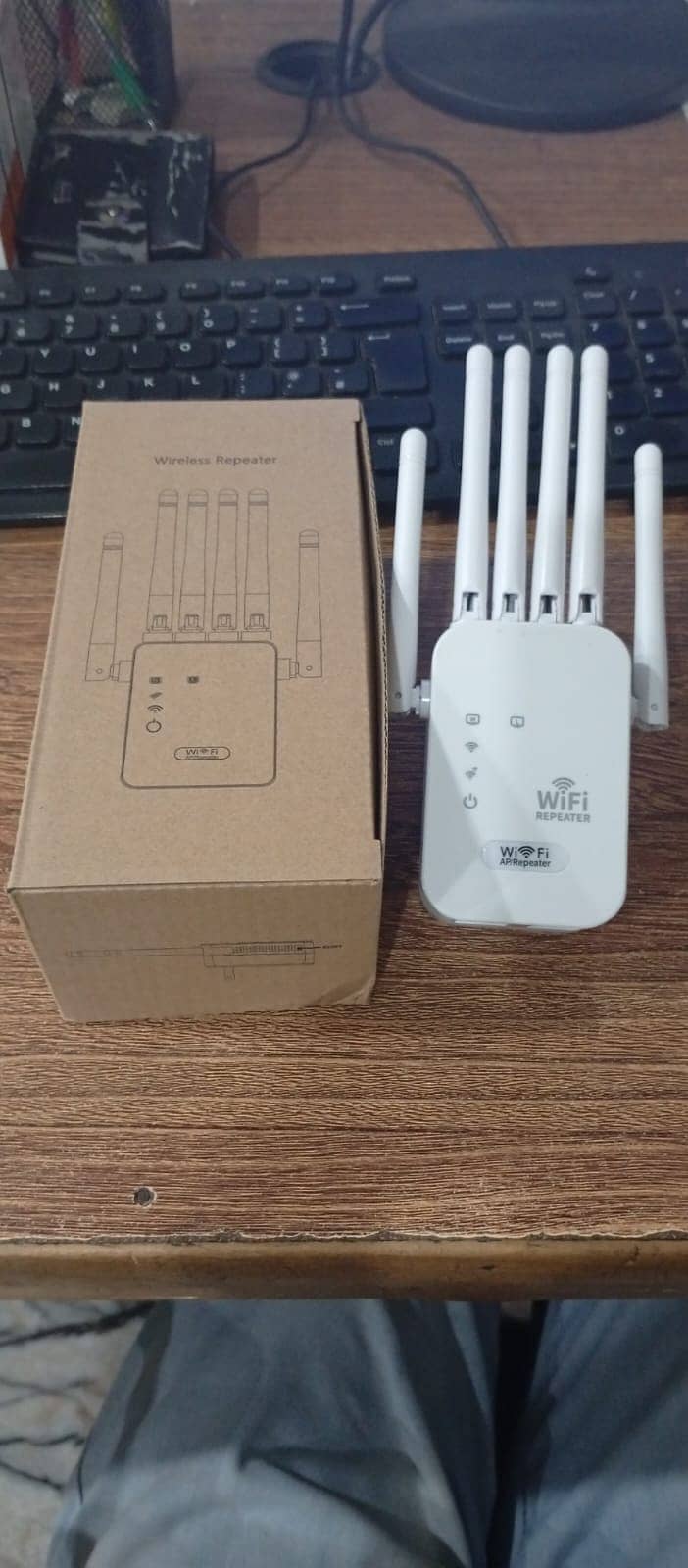 WiFi Extend , 300Mbps, Wall-plug 1