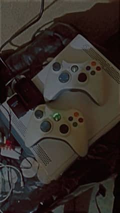 Xbox 360 jailbreak with 2 controller and battery charger