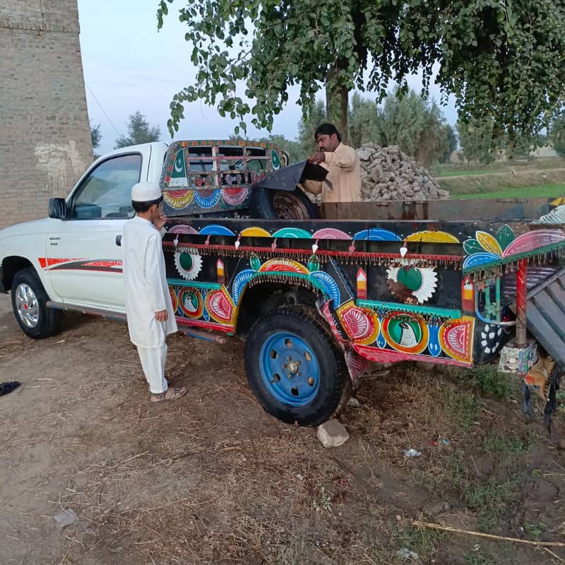 Toyota Hilux Model 2001 1