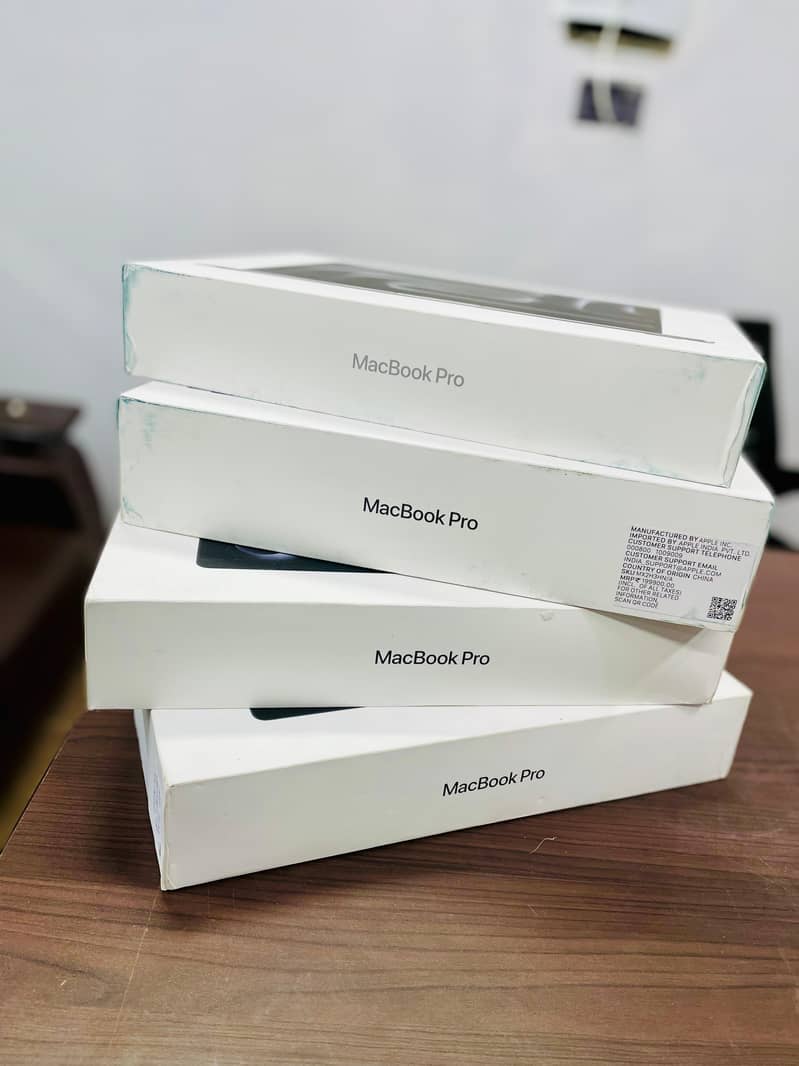 Apple MacBook Pro M4 Chip 16.2″ 24/512GB New 2