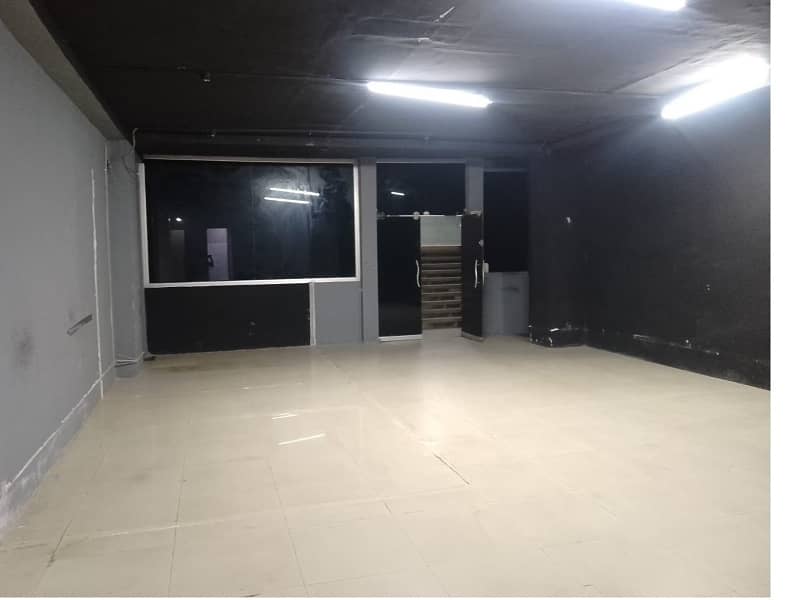 Investment Corridor And Builders Proudly Offer Area 700 Square Feet Corporate Office Available For Rent in Main Boulevard Road Gulberg 3 Lahore 4