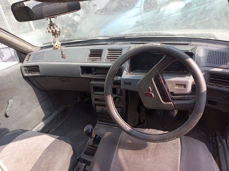 Mitsubishi Lancer 1988 2