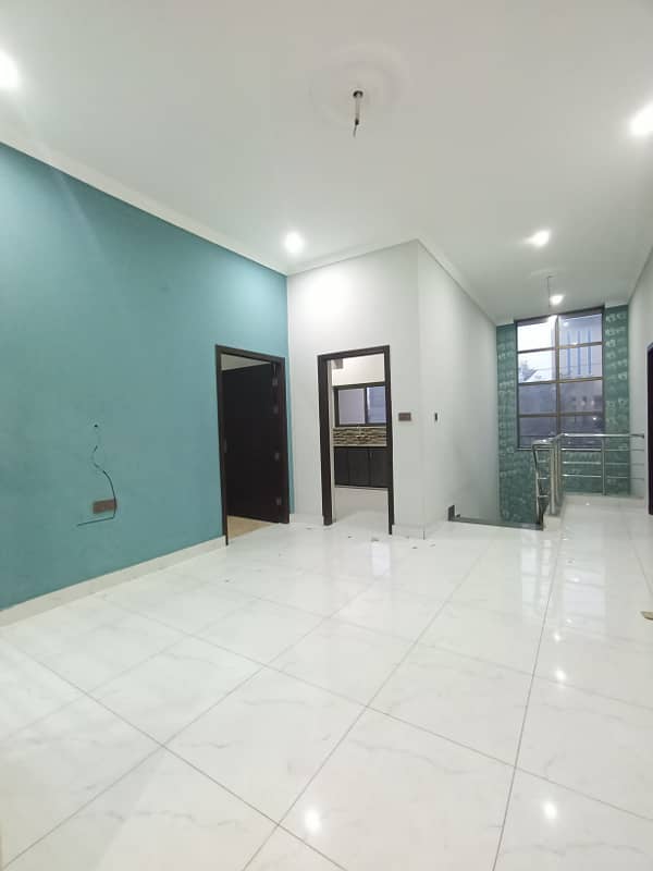 Canal Road Faisalabad VIP Location 5 Marla Double Storey House For Rent 4 Bed Room Attached Bath Attached 10