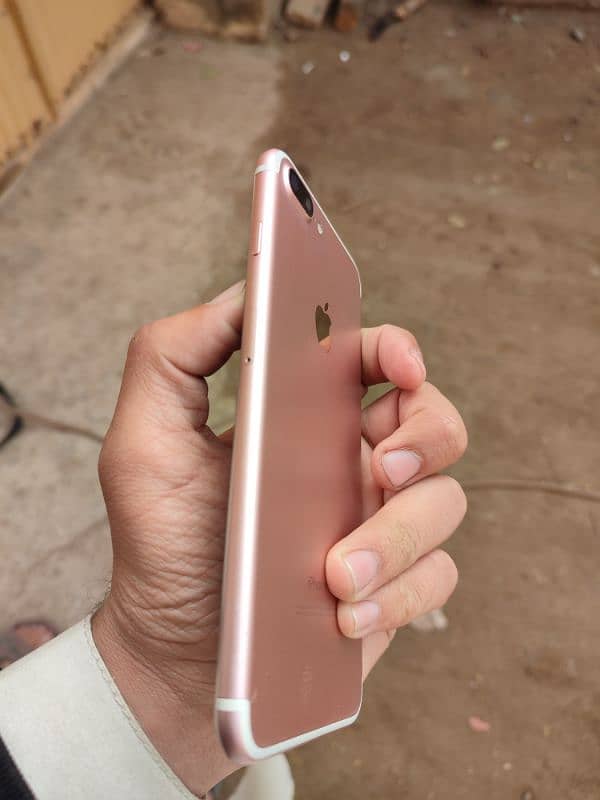 iphone 7plus PTA Approved 128gb 4