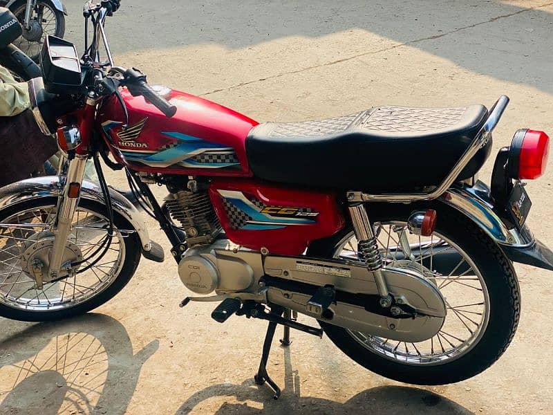 Honda 125 2024 model red 6