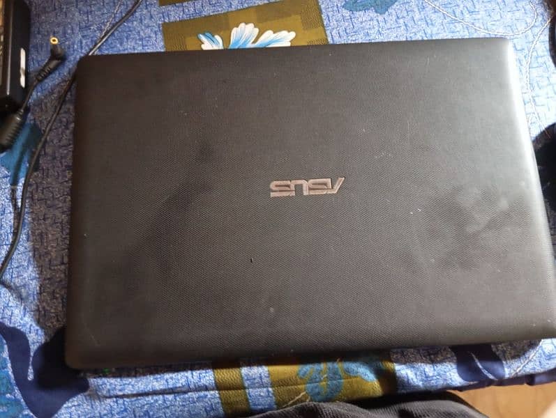 ASUS LAPTOP 5