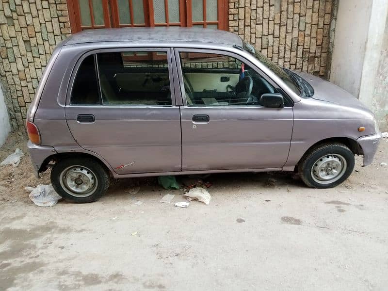 Daihatsu Cuore 2002 3