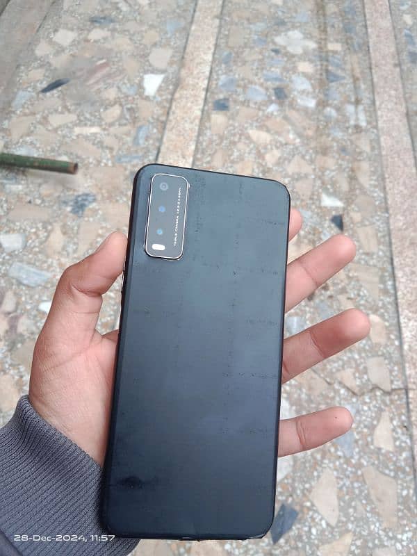 vivo y 20 mobile godd condition num 03095067895 3