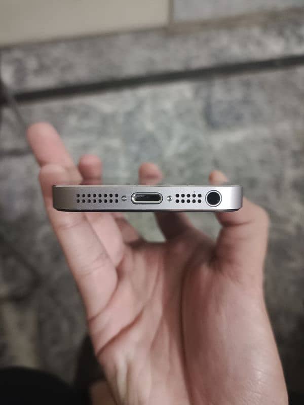 Iphone 5s 16gb non pta 10/10 condition 2