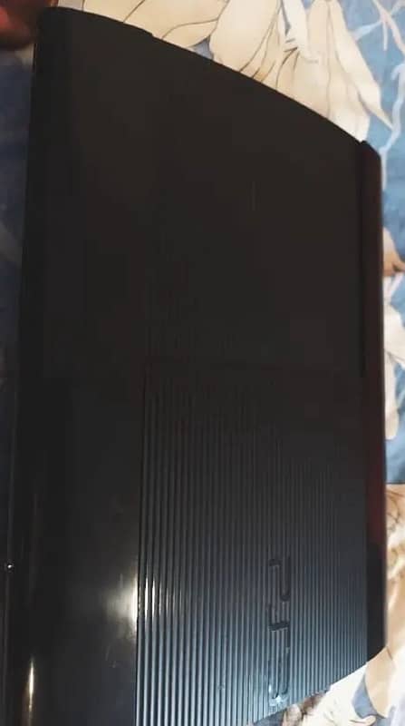 PLAYSTATION 3 SUPER SLIM 1