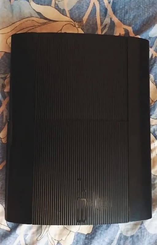 PLAYSTATION 3 SUPER SLIM 3