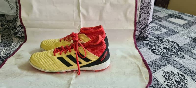 New Football Predator Football Shoes 2