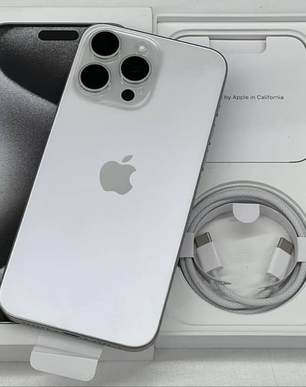 I phone 15 pro max 256 white titanium 0