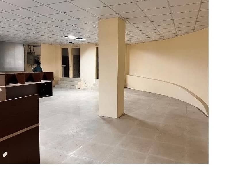 Investment Corridor And Builders Proudly Offer Area 1200 Square Feet Corporate Office Available For Rent in Main Boulevard Road Gulberg 3 Lahore 2