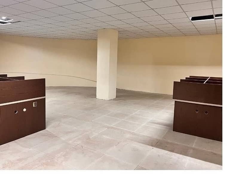 Investment Corridor And Builders Proudly Offer Area 1200 Square Feet Corporate Office Available For Rent in Main Boulevard Road Gulberg 3 Lahore 4