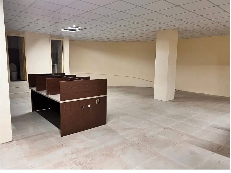 Investment Corridor And Builders Proudly Offer Area 1200 Square Feet Corporate Office Available For Rent in Main Boulevard Road Gulberg 3 Lahore 5