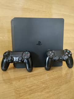 PS4 Slim 500gb with two original Dualshock 4 controllers