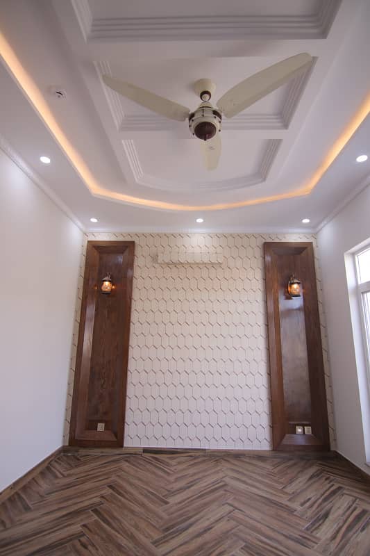 CAPITAL GROUP OFFERS 9 MARLA ELEGANT HOUSE FOR SALE IN REAL COTTAGES BESIDES DHA PHASE 2. 20