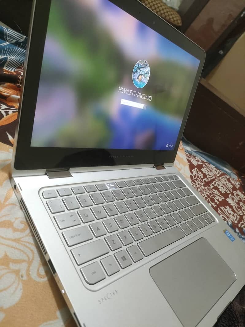 HP-Spectre core i7 2