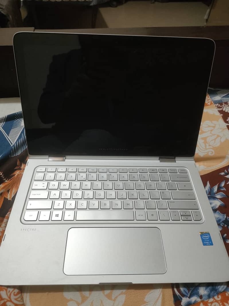 HP-Spectre core i7 8