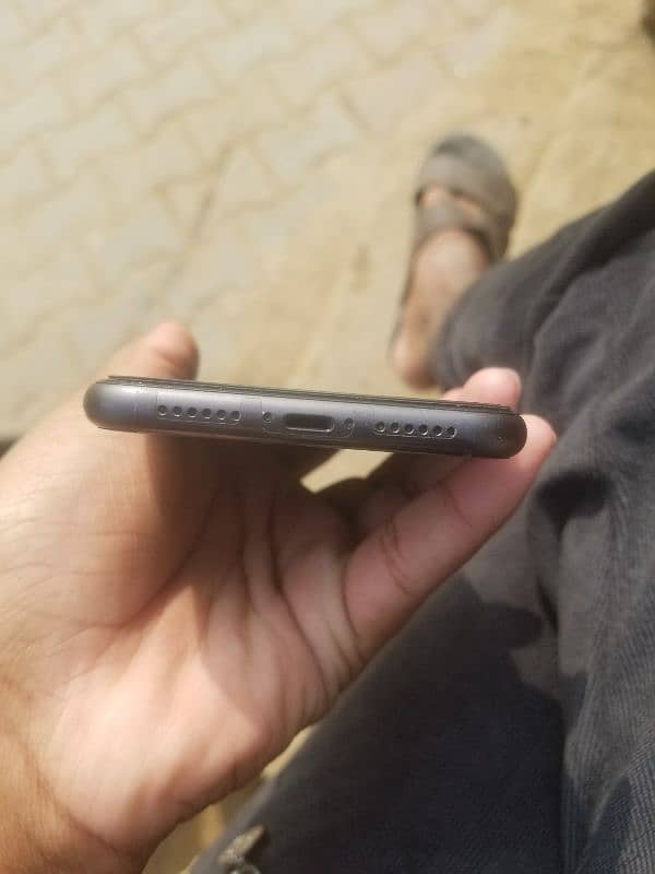 iphone 11  JV(non PTA) fixed price 3