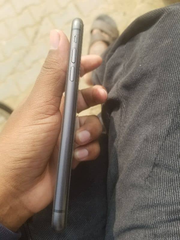 iphone 11  JV(non PTA) fixed price 4