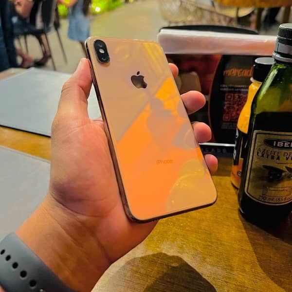 IPHONE XS MAX GOLD 64GB 2