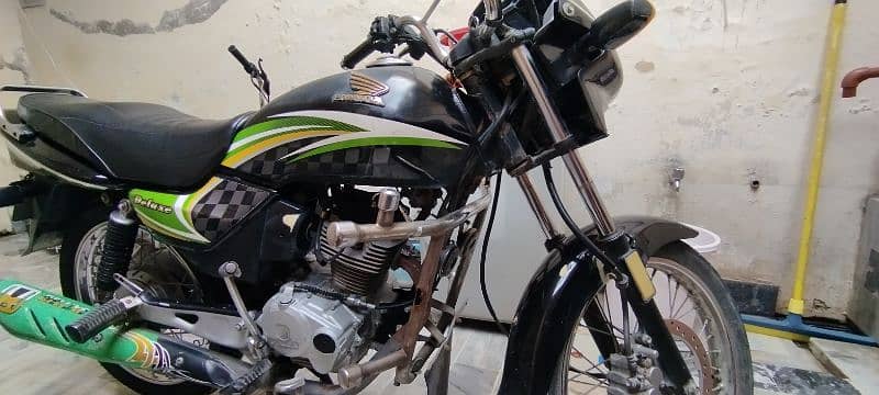 Honda deluxe 125 in good condition 2