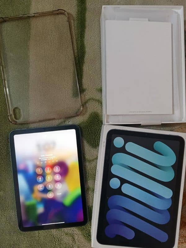 ipad mini 6 10/10 with box and original charger 5