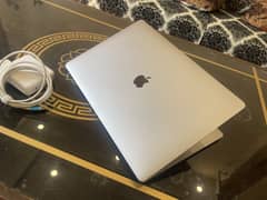 Apple Laptop,MacBook Pro2016,Core i7,2GB AMD Graphics,16GB RAM,1TB SSD