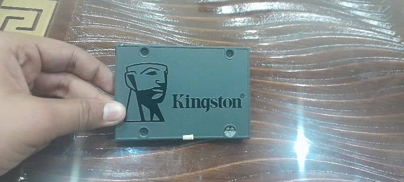 KINGSTOM SSD with NETAC SSD 2