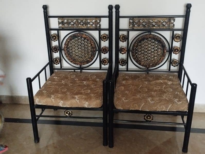 bed set, chairs, dressing table 6