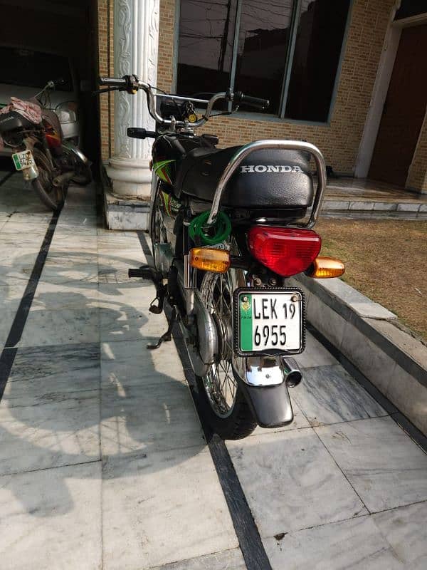 Honda CD 70.2019 model. Lahore registerd 5