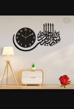 BEAUTIFUL WALL CLOCK AVAILABLE IN REASONABLE PRICE