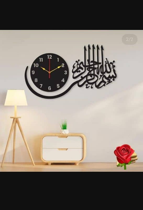 BEAUTIFUL WALL CLOCK AVAILABLE IN REASONABLE PRICE 0