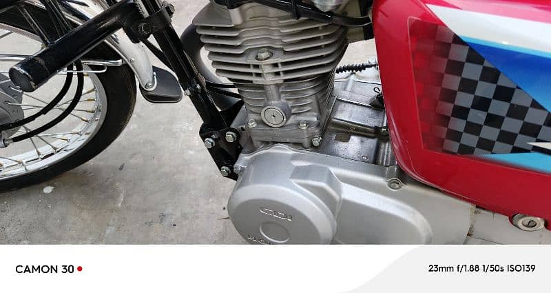 Honda 125 in new condition 7