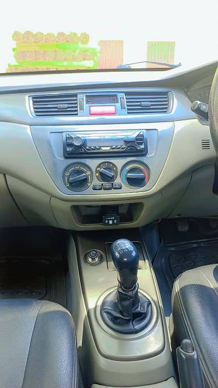 Mitsubishi Lancer 2005 5