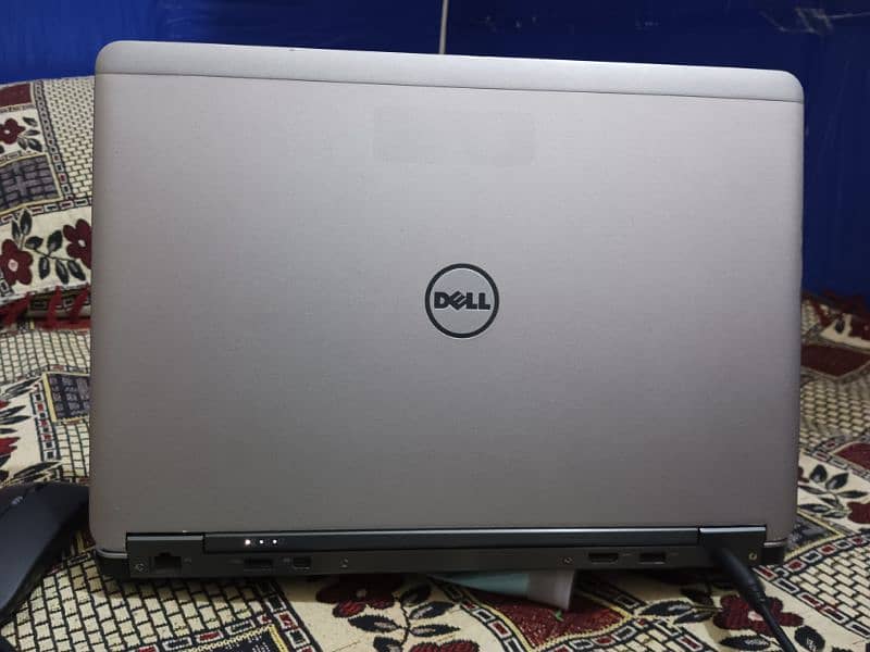 Dell latitude 7440 , Core i5, 4th generation, 8 GB Ram, 256 GB ssd 1