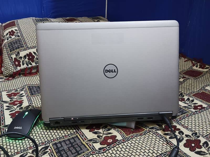 Dell latitude 7440 , Core i5, 4th generation, 8 GB Ram, 256 GB ssd 4