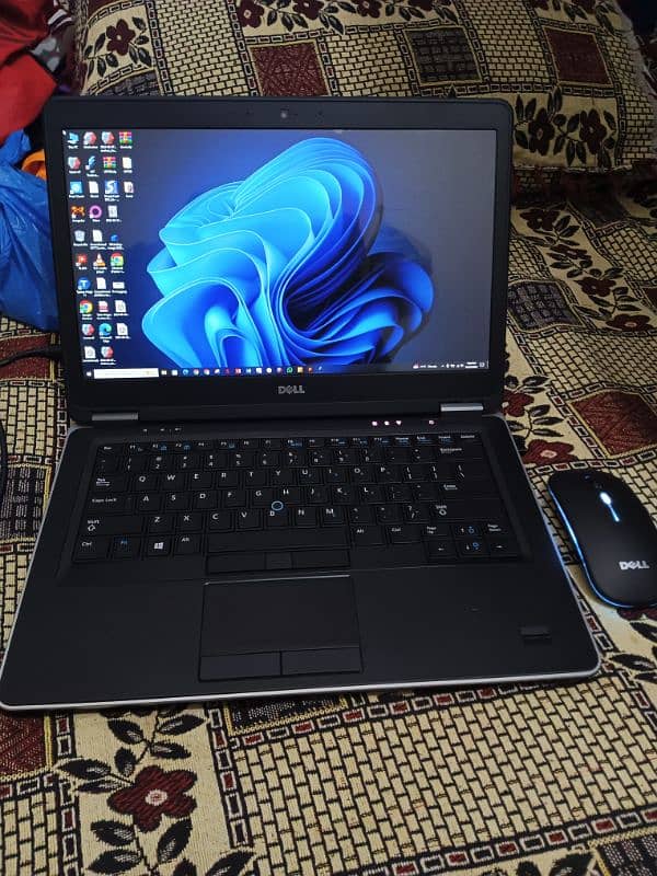 Dell latitude 7440 , Core i5, 4th generation, 8 GB Ram, 256 GB ssd 6