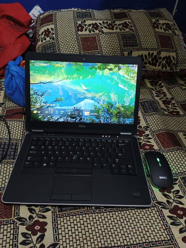 Dell latitude 7440 , Core i5, 4th generation, 8 GB Ram, 256 GB ssd 7