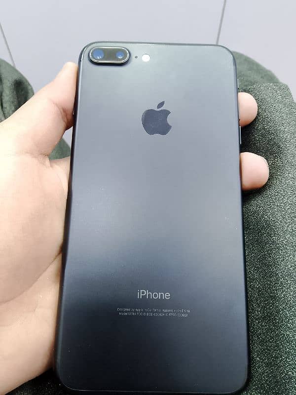 I phone 7 plus JV Black colour 128 gb  83 health 0